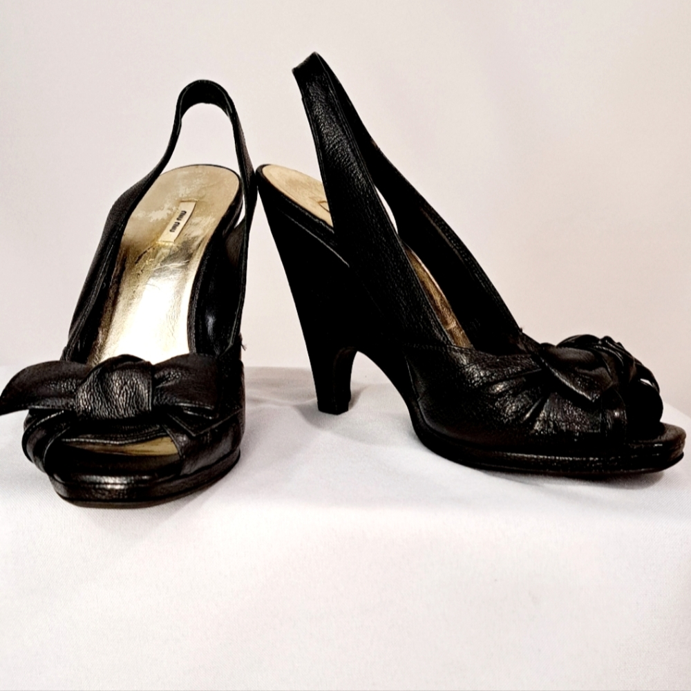 Miu Miu Womens Black Slingback Wedge Open Toe Pebbled Leather Bow Heels Italy 37